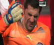 Dani Coman a strîns din dinţi, dar nu a putut continua meciul mai mult de 15 minute (captură sportro)