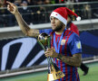 MOȘ TROFEU. Și pentru Dani Alves, Moș Crăciun a venit mai devreme cu cadouri. Trofeul de ieri e al 13-lea cucerit de el la FC Barcelona
