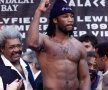 Lîngă Lennox Lewis la cîntar, în 1999
