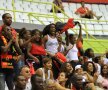Aici Radio Angola!
Angola a fost una dintre surprizele Campionatului Mondial. A eliminat în optimi Coreea de Sud, dar a mai învins şi alte formaţii mai bine cotate precum Germania sau Islanda. Meciurile Angolei au fost transmise doar la radio, dar de trei posturi!