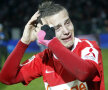
Lacrimi de despărţire
Gabriel Torje şi hohotele lui de plîns de după pierderea Cupei. Apoi au venit desprinderea de Dinamo şi plecarea la Udinese Foto: Raed Krishan