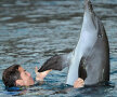 Cristiano s-a relaxat înotînd cu delfinii