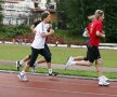 Stadionul cu pista de atletism.