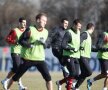 Cîinii" au efectuat azi primul antrenament cu mingea de cînd au reluat pregătirile