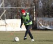 Cîinii" au efectuat azi primul antrenament cu mingea de cînd au reluat pregătirile
