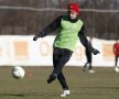 Cîinii" au efectuat azi primul antrenament cu mingea de cînd au reluat pregătirile