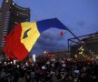 Proteste violente în Capitală! Manifestanţii au provocat incendii în Piaţa Unirii