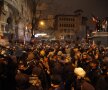 Peste 1.000 de fani s-au adunat în Piaţa Universităţii