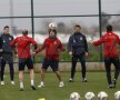 
Steliştii s-au bucurat de un antrenament cu mingea de dimineaţă