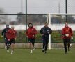 
Steliştii s-au bucurat de un antrenament cu mingea de dimineaţă