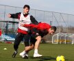Dinamoviştii Rus (în alb) şi Curtean la antrenamentul efectuat vineri dimineaţă