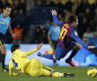 Messi, luat pe sus de Musacchio (Villarreal). În campionat, aceasta este imaginea Barcelonei: în aer
Foto: Reuters