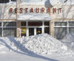 Așa arată intrarea în restaurantul aflat lîngă gara din Făurei. FOTO Cristi Preda