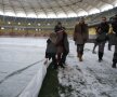 Gigi Becali a inspectat gazonul de pe Arena Naţională