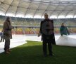 Gigi Becali a inspectat gazonul de pe Arena Naţională