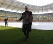 Gigi Becali a inspectat gazonul de pe Arena Naţională