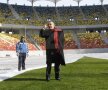 Gigi Becali a inspectat gazonul de pe Arena Naţională