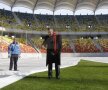 Gigi Becali a inspectat gazonul de pe Arena Naţională