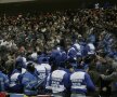FOTO Oameni disperaţi şi loviţi pe Naţional Arena!