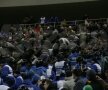 FOTO Oameni disperaţi şi loviţi pe Naţional Arena!