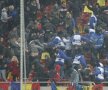 FOTO Oameni disperaţi şi loviţi pe Naţional Arena!