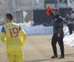 Aşa arbitri şi-ar dori steliştii şi în campionat! :D