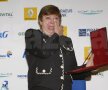 La ceremonia de ieri, şefa Direcţiei de Sport din Constanţa, 59 ani, a izbucnit într-un hohot de plîns. A adunat în lacrimi emoţia celor 27 de ani munciţi în administraţia sportivă Foto: Cristi Preda