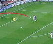 Lob cu dreptul peste goalkeeperul advers.