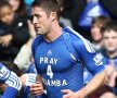 Cahill, la meciul cu Leicester (foto: The Guardian)