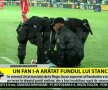 Un fan a intrat pe teren şi i-a arătat fundul lui Stanca