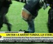 Un fan a intrat pe teren şi i-a arătat fundul lui Stanca