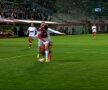 Aceasta e faza în care Scarlatache îl faultează pe Surdu, însă Rapidul nu primeşte penalty-ul cuvenit