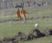 D'ale lui Mitică » Un om politic din Cireşu îşi hărţuieşte adversarul: i-a arat terenul de fotbal! :D