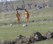 D'ale lui Mitică » Un om politic din Cireşu îşi hărţuieşte adversarul: i-a arat terenul de fotbal! :D