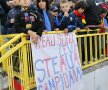 FOTO Scene incredibile la meciul Steaua - FC Vaslui » Lacrimi de copil, prostie de steward