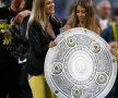 Fanele Borussiei au fost alături de trofeu.
