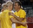 GALERIE FOTO Scîntei pe zgură » McEnroe, Năstase, Pavel şi Bahrami i-au distrat pe cei 4.000 de spectatori, la Arenele BNR
