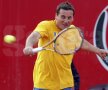 GALERIE FOTO Scîntei pe zgură » McEnroe, Năstase, Pavel şi Bahrami i-au distrat pe cei 4.000 de spectatori, la Arenele BNR