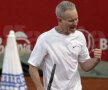GALERIE FOTO Scîntei pe zgură » McEnroe, Năstase, Pavel şi Bahrami i-au distrat pe cei 4.000 de spectatori, la Arenele BNR