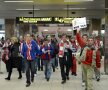 FOTO/Haos la plecare: ”Imaginea României e a unei ţări de lumea a treia”. Şefii aeroportului se apără: ”Fanii au venit prea devreme”