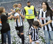 După 19 ani, "Pinturicchio" (foto, cu soţia Sonia şi copiii Tobias şi Dorotea) părăseşte Juventus: 188 goluri, 478 meciuri în Serie A // Foto: Reuters
