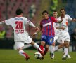 SUPERFOTO Bătălia continuă şi în 2012 » Steaua - Dinamo în cele mai tari imagini