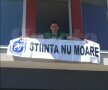 Fanii Craiovei au afişat mesaje de susţinere pentru formaţia lor şi la finala Ligii Campionilor