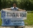 Fanii Craiovei au afişat mesaje de susţinere pentru formaţia lor şi la finala Ligii Campionilor