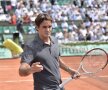 Adrian Ungur i-a ţinut piept lui Federer, cedînd cu greu în setul patru