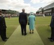 În 2010, turneul de tenis de
la Wimbledon a primit-o în
vizită pe suverana britanică