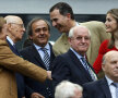 Prințul Felipe (dreapta) "a făcut pace" cu președintele Napolitano; martori, Platini şi soţiile // Foto: Reuters