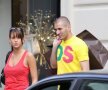 Karim Benzema s-a plimbat alături de prietena sa înaintea meciului cu Suedia 
