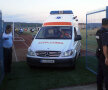 Momentele în care ambulanţa îl preia pe Cruceru şi iese din stadion