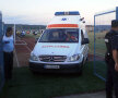 Momentele în care ambulanţa îl preia pe Cruceru şi iese din stadion